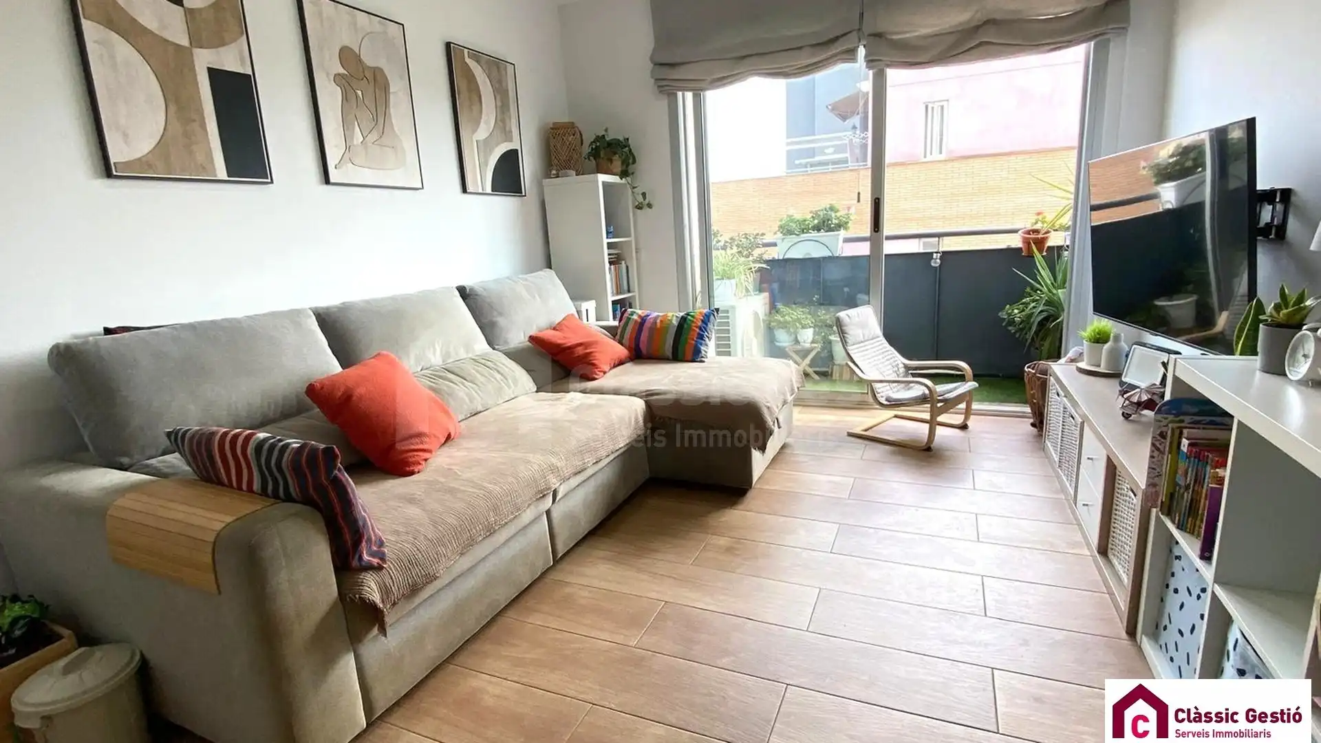 Living room of Flat for sale in Terrassa  with Air Conditioner, Heating and Balcony