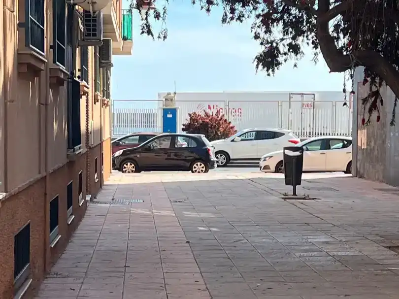 Aparcament de Pis en venda en Motril amb Aire condicionat, Moblat i Balcó