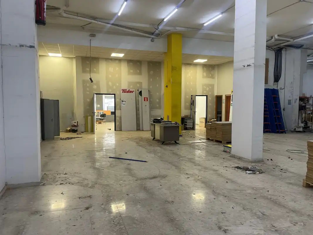 Business premises to rent in Avinguda de València, imagen 3