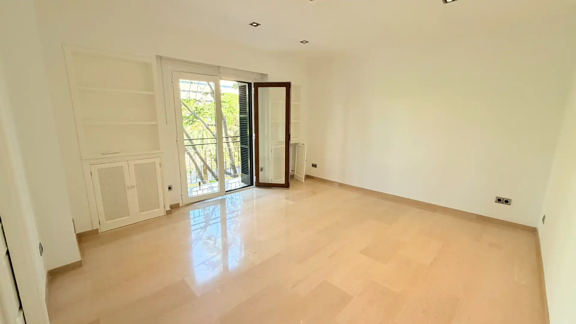 Living room of Flat for rent in  Palma de Mallorca  with Air Conditioner, Terrace and Oven