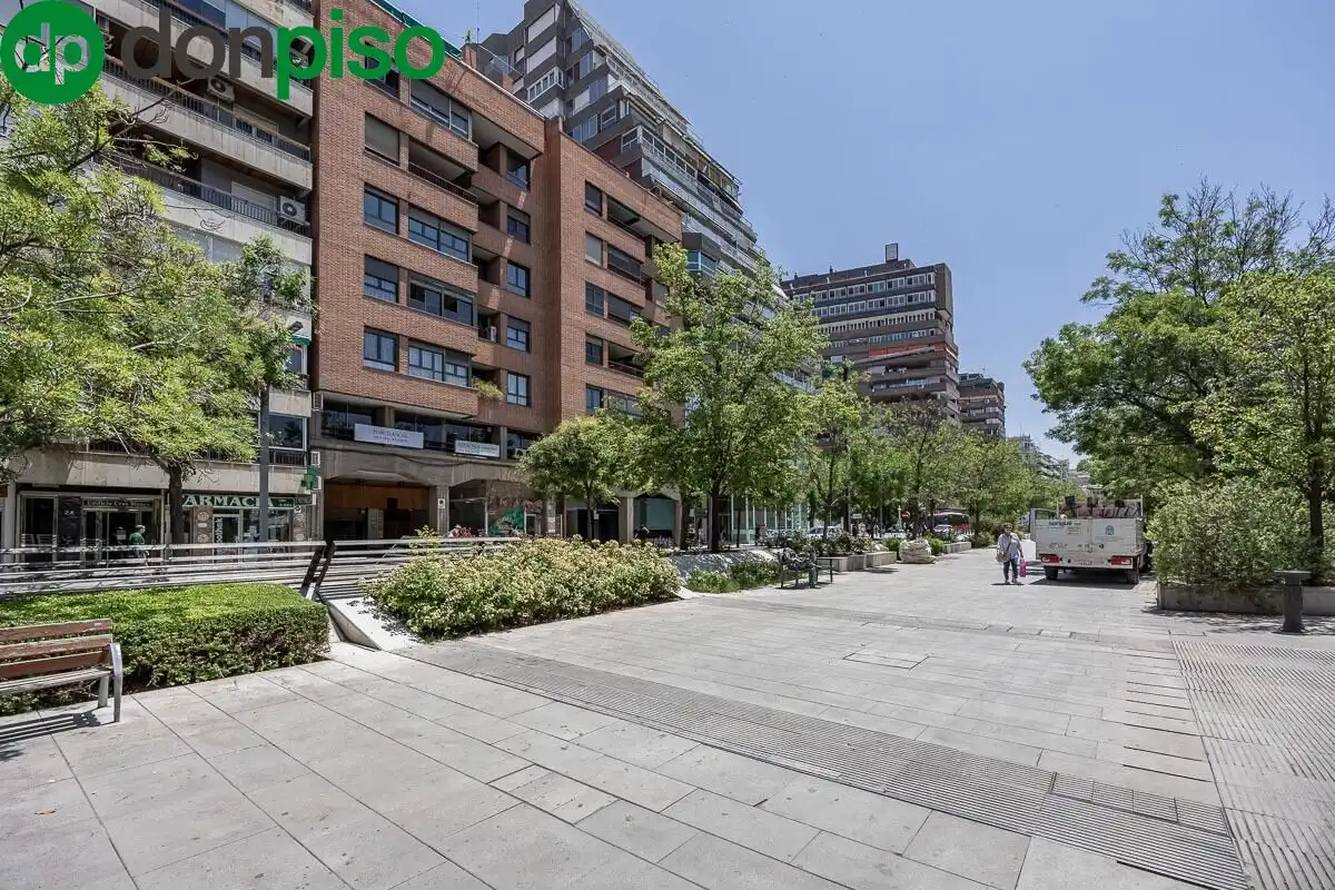 Exterior view of Flat for sale in Granada  with Air Conditioner, Heating and Terrace