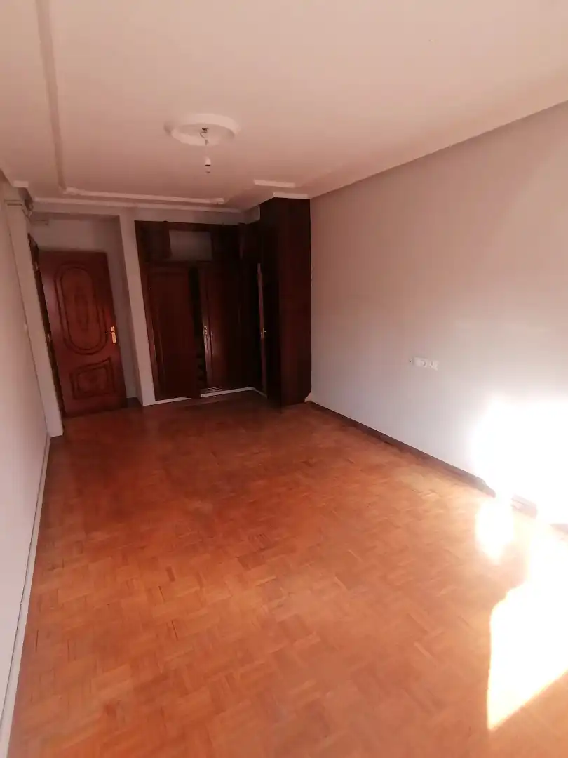 Wohnung zur Miete in Gijón  mit Heizung, Parkett und Terrasse
