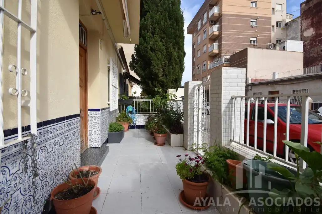 Vista exterior de Casa o xalet en venda en Cartagena amb Aire condicionat, Calefacció i Jardí privat