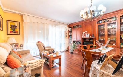 Living room of Flat for sale in Sant Joan Despí  with Air Conditioner, Heating and Parquet flooring