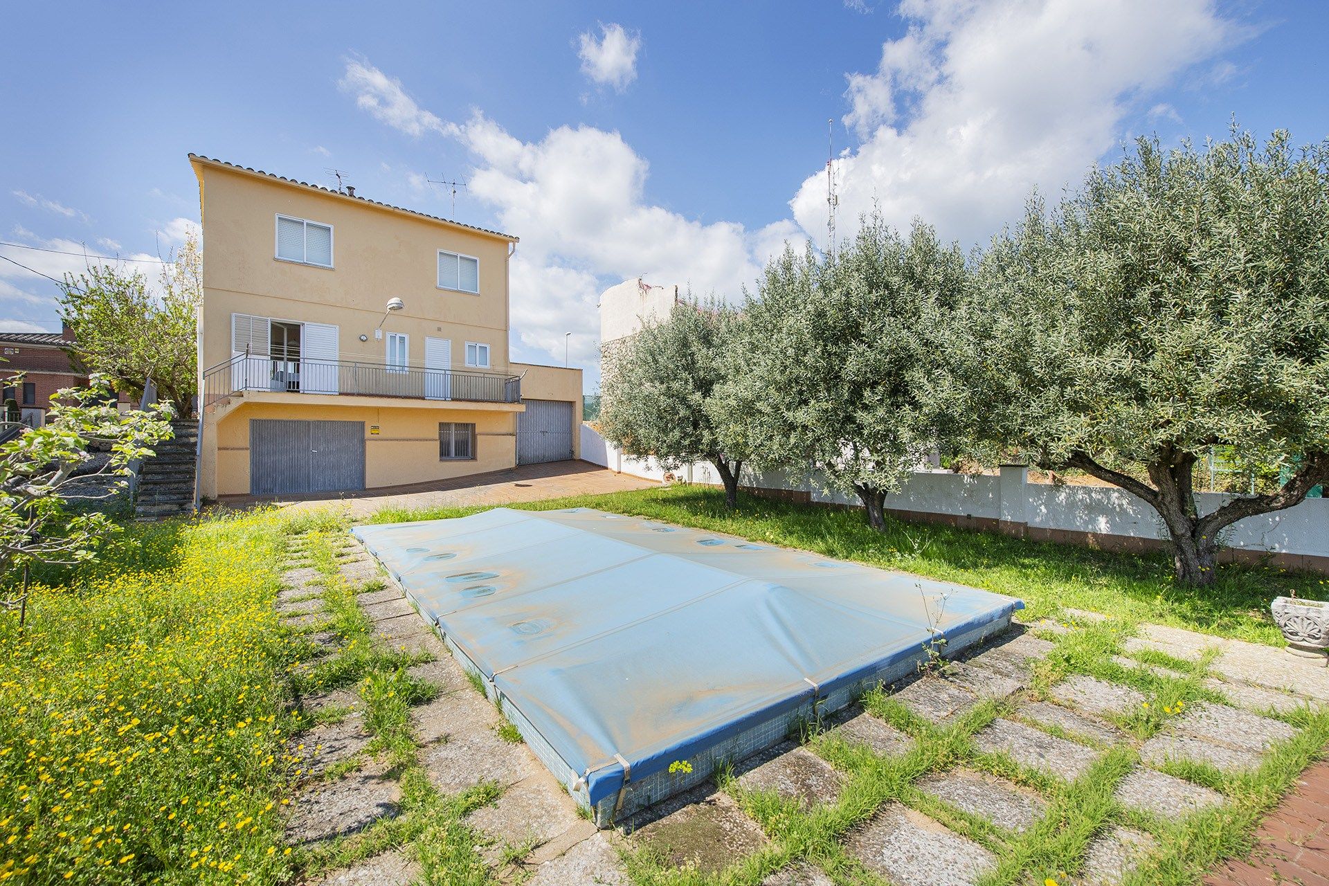Exterior view of House or chalet for sale in Banyoles  with Heating and Balcony