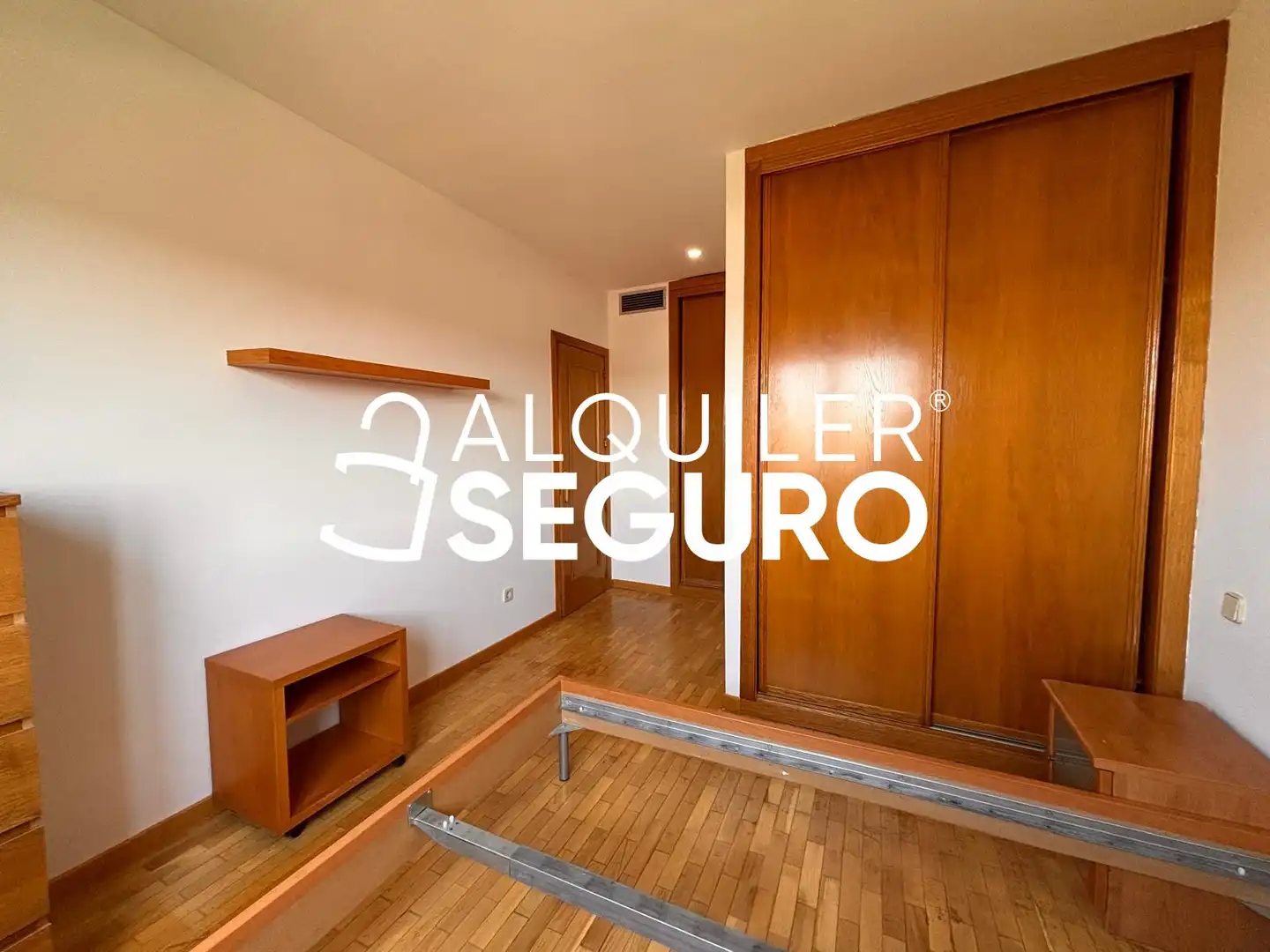 Bedroom of Flat for rent in Madrid  with Air Conditioner and Heating