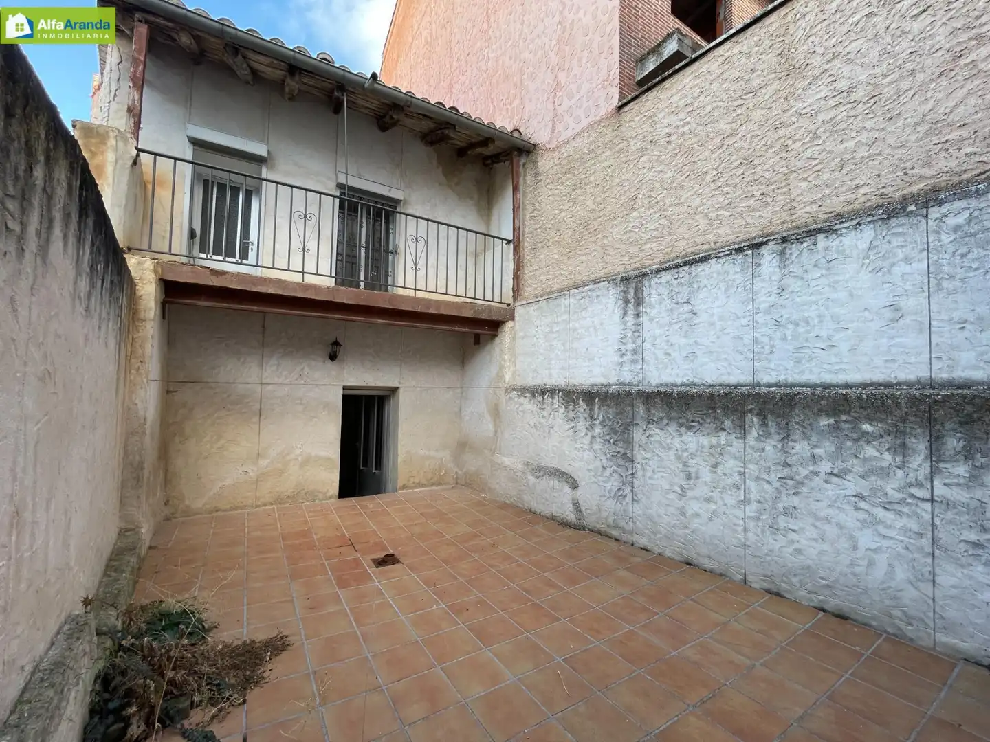 VIVIENDA DE TRES PLANTAS CON BODEGA EN ROA, immagine 5