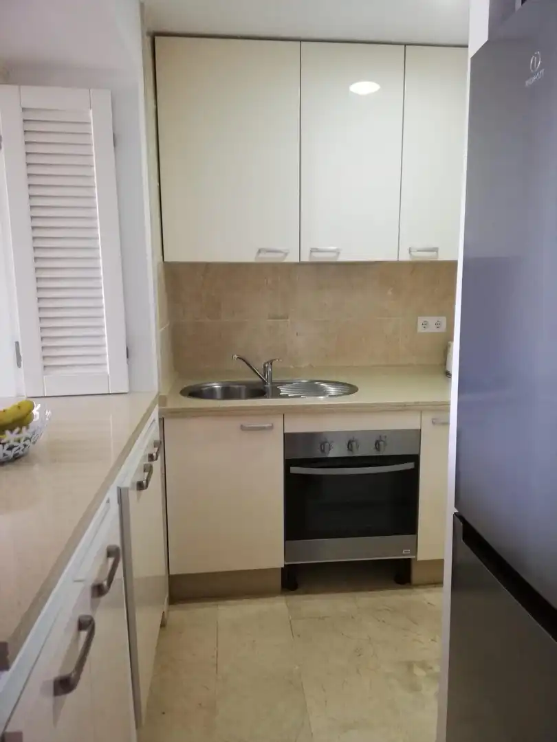 Cuina de Apartament de lloguer en Mijas amb Aire condicionat, Calefacció i Terrassa