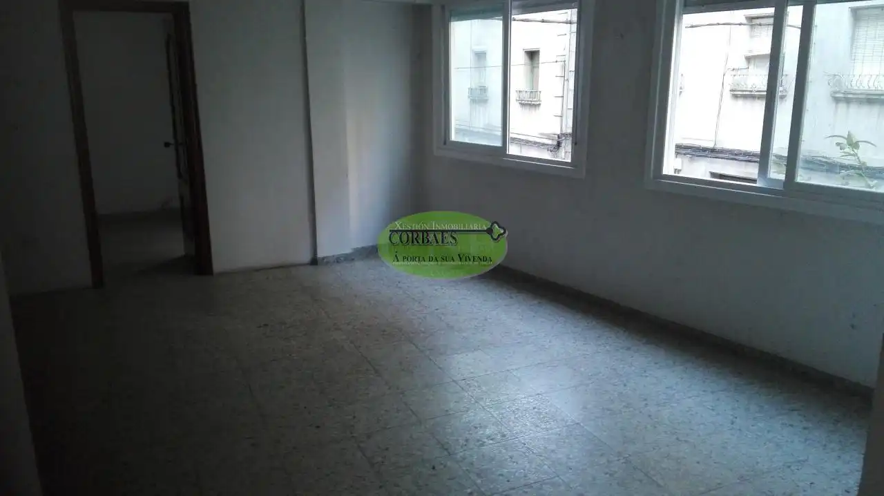 Schlafzimmer von Büro zur Miete in Ourense Capital 