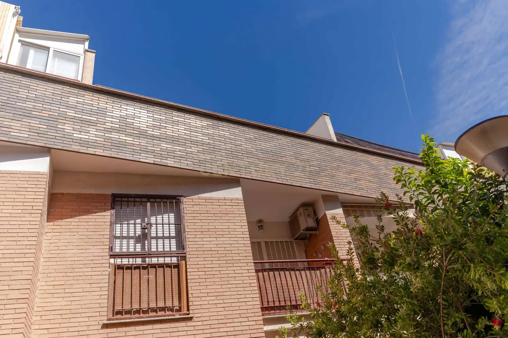 Vista exterior de Apartament en venda en Churriana de la Vega amb Jardí privat i Piscina comunitària