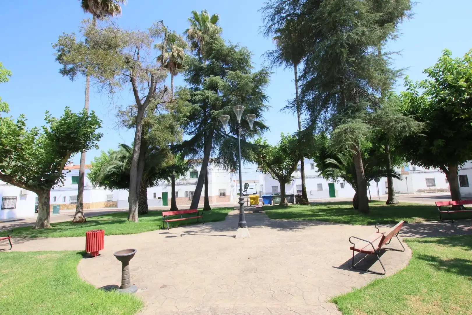 Außenansicht von Wohnung zum Verkauf in Puebla de la Calzada mit Balkon