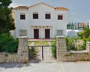 Vista exterior de Casa adosada en venda en Dénia amb Jardí privat, Terrassa i Traster