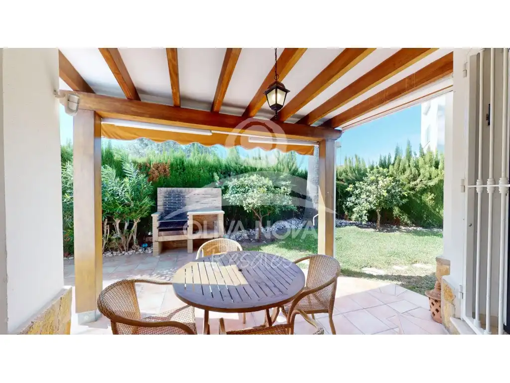 Casa amb piscina en venda a Calle Brueghell, imagen 23