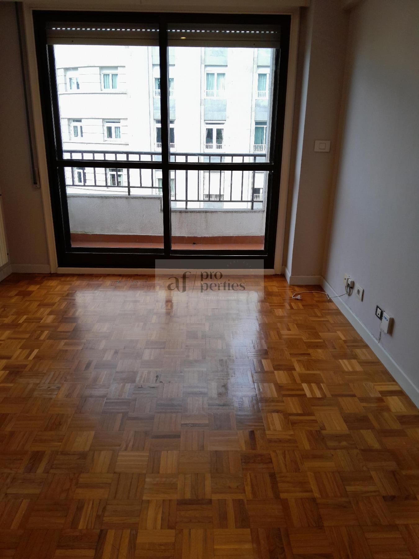Bedroom of Flat to rent in Vigo   with Heating, Parquet flooring and Balcony