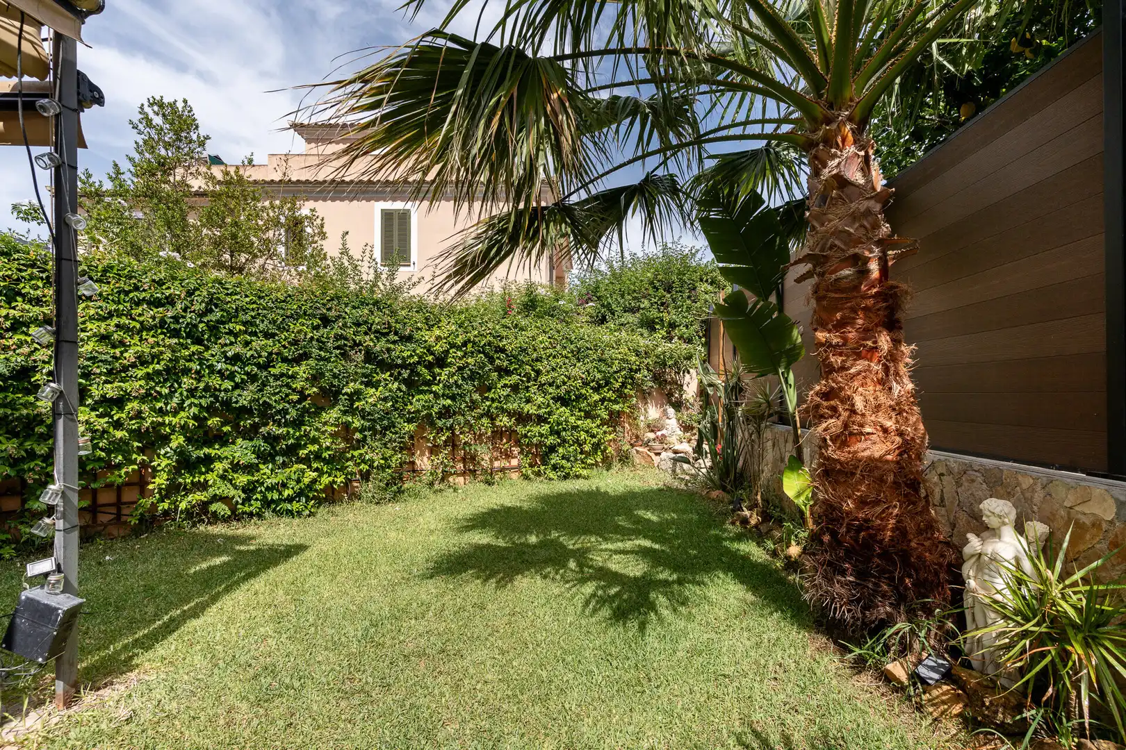 Garten von Einfamilien-Reihenhaus zum Verkauf in Llucmajor mit Privatgarten, Terrasse und Schwimmbad