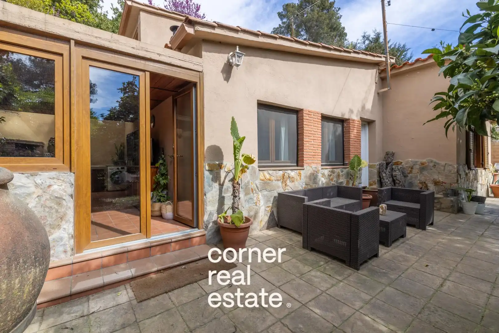 Vista exterior de Casa o chalet en venta en Molins de Rei con Aire acondicionado, Calefacción y Jardín privado