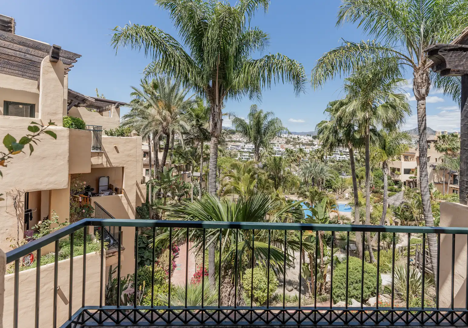 Exterior view of Apartments for rent in Estepona  with Air Conditioner, Heating and Parquet flooring
