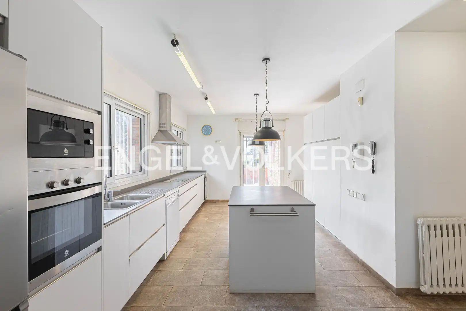 Cocina de Casa o chalet de alquiler en Barcelona con Aire acondicionado, Calefacción y Jardín privado