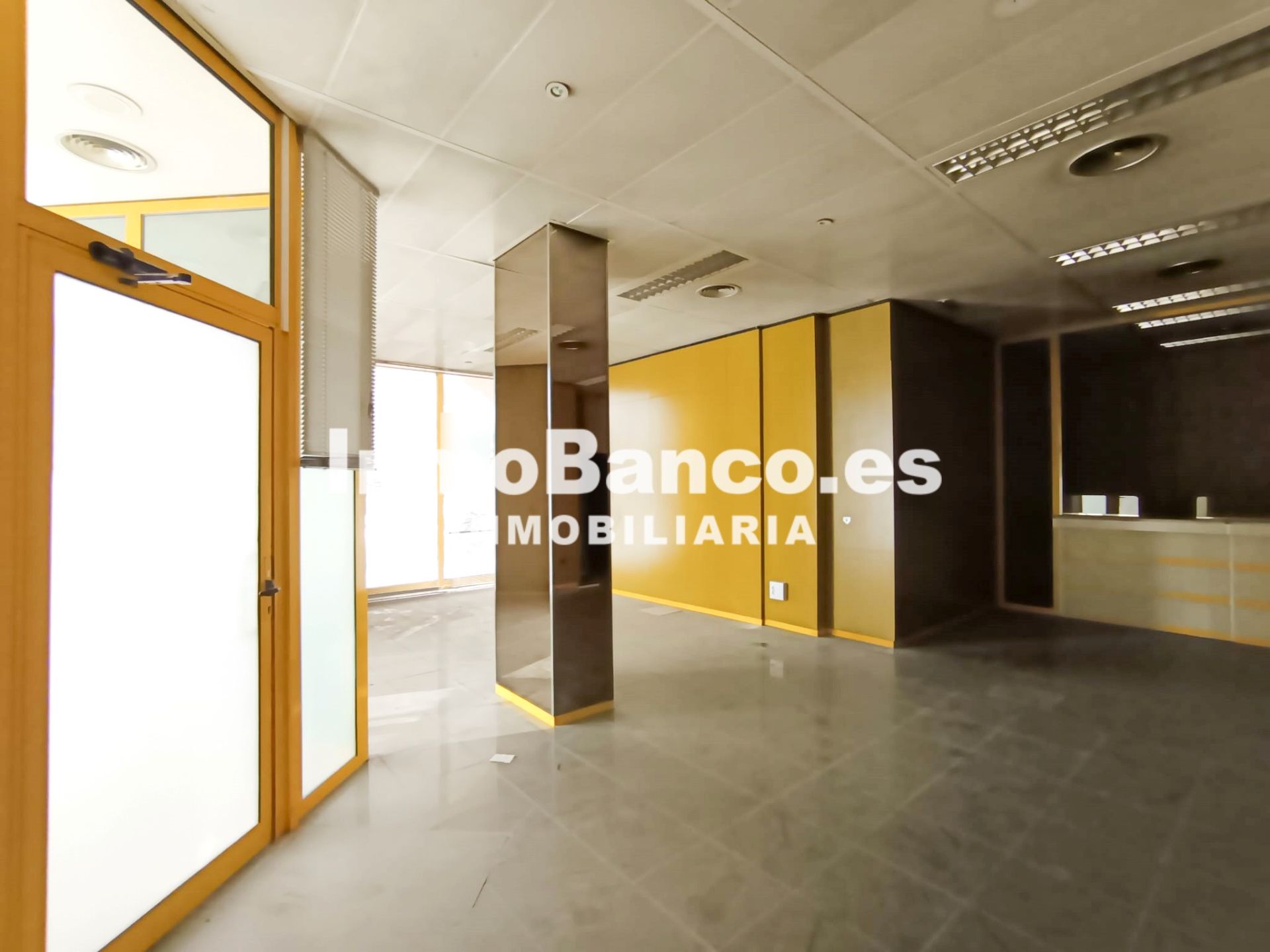 Premises for sale in  Valencia Capital
