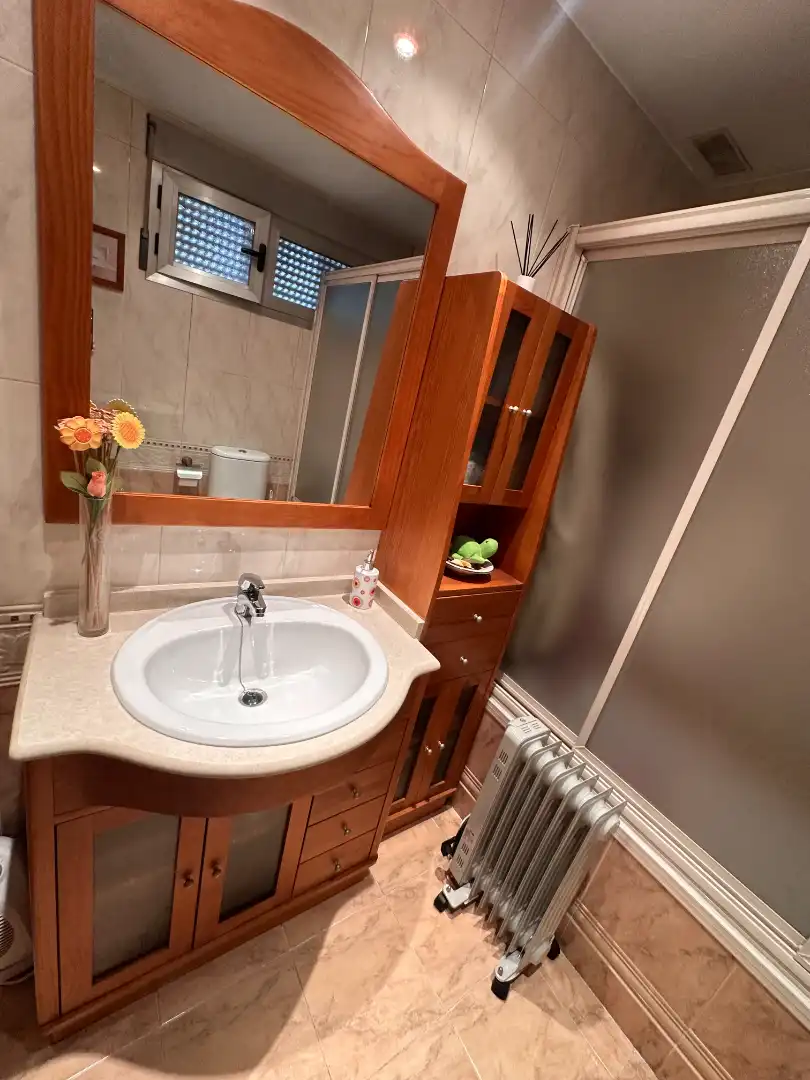 Badezimmer von Haus oder Chalet zum Verkauf in Cuenca mit Heizung, Terrasse und Möbliert