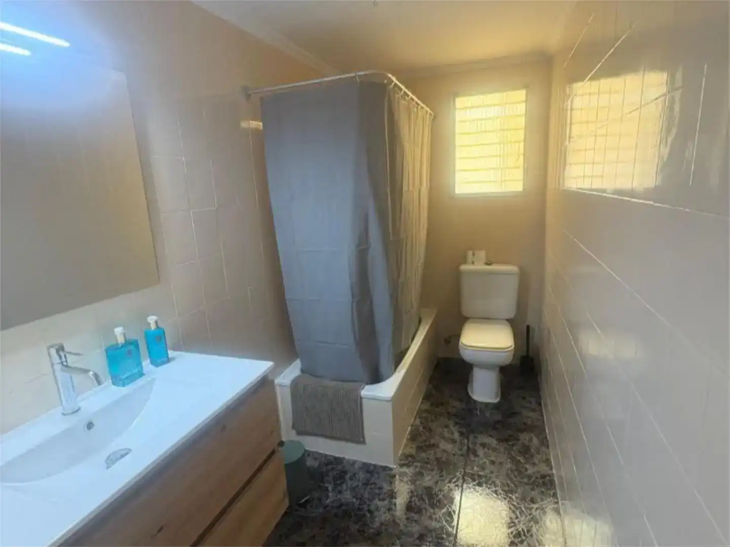 Badezimmer von Wohnungen zur Miete in Alcoy / Alcoi mit Klimaanlage