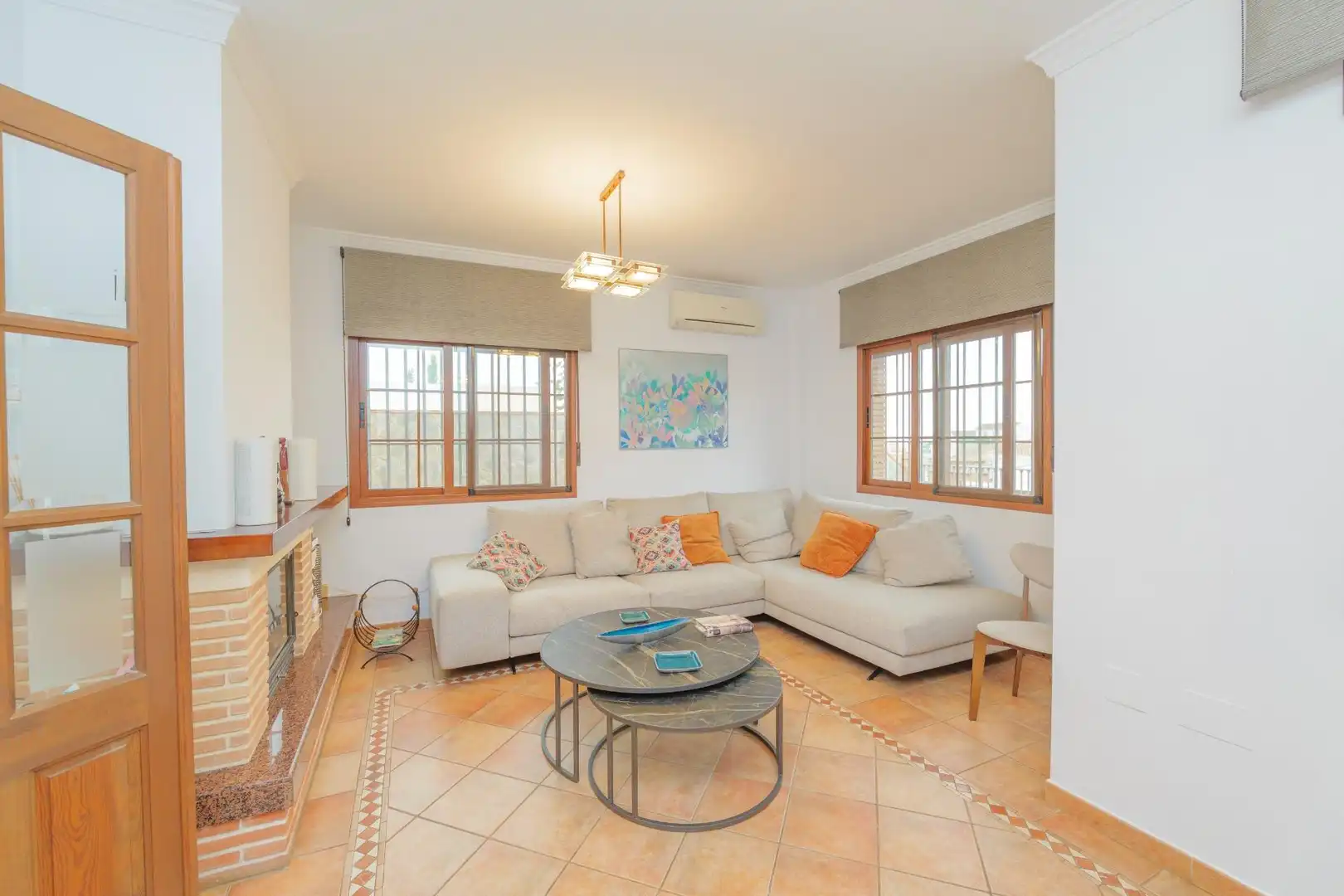 Living room of Houses for sale in Málaga  with Air Conditioner, Private garden and Swimming Pool