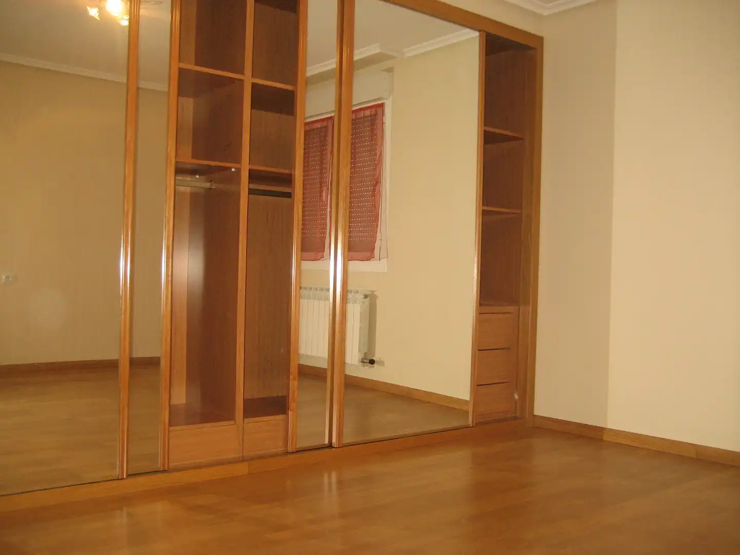 Habitación de Casa adosada en venta en Lardero con Calefacción y Terraza