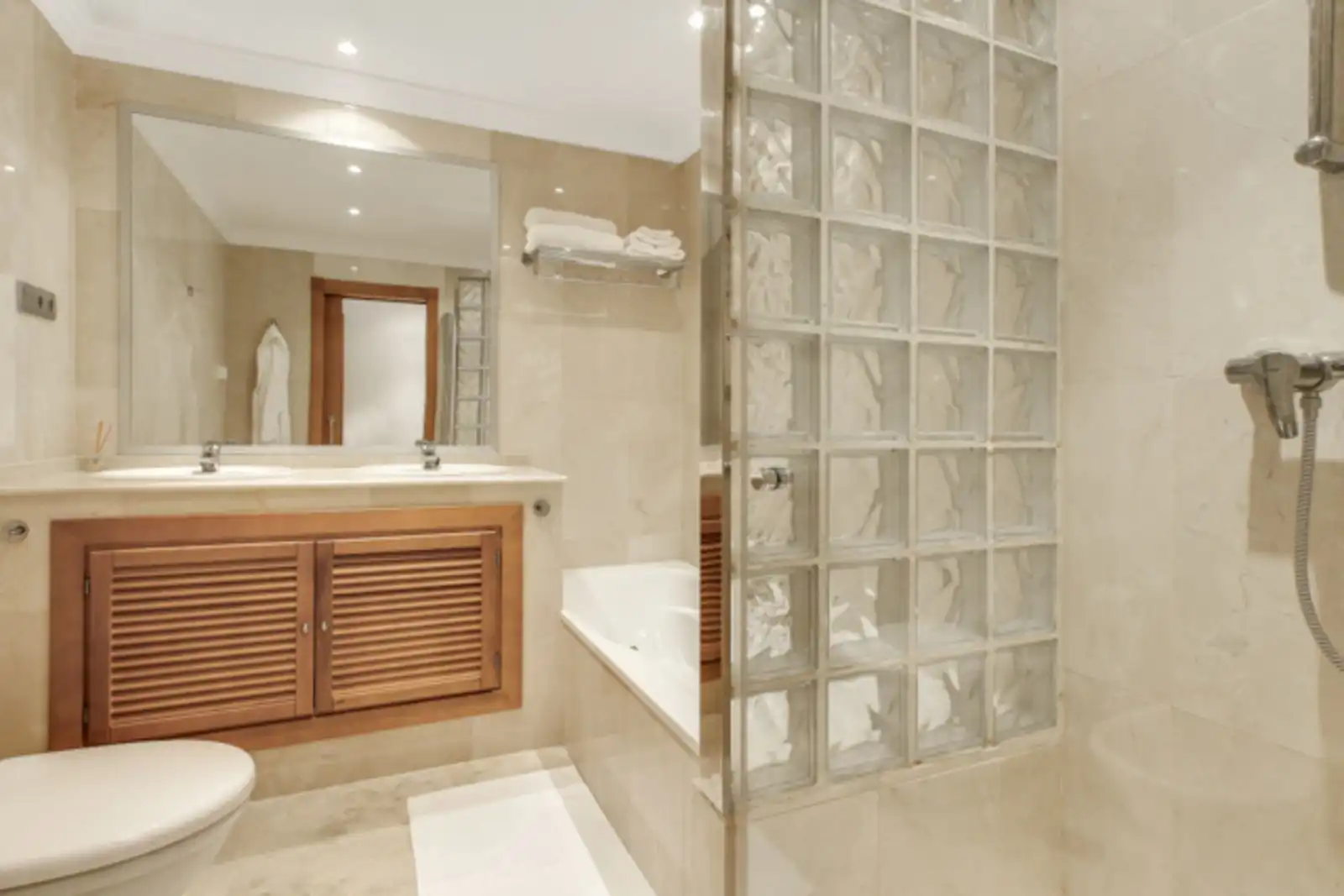 Apartament amb piscina en venda a Calle los Granados, imagen 27
