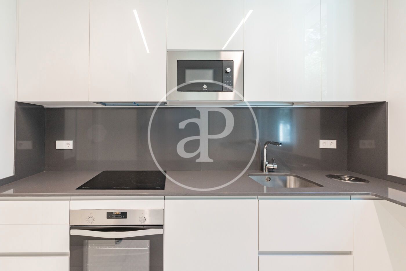 Kitchen of Single-family semi-detached for sale in  Madrid Capital  with Air Conditioner, Heating and Private garden