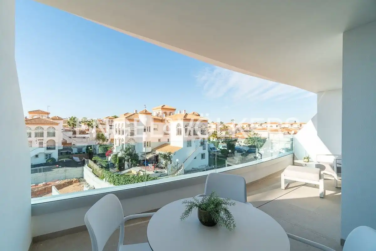 Apartamento con terraza en venta en Orihuela Costa, imagen 2