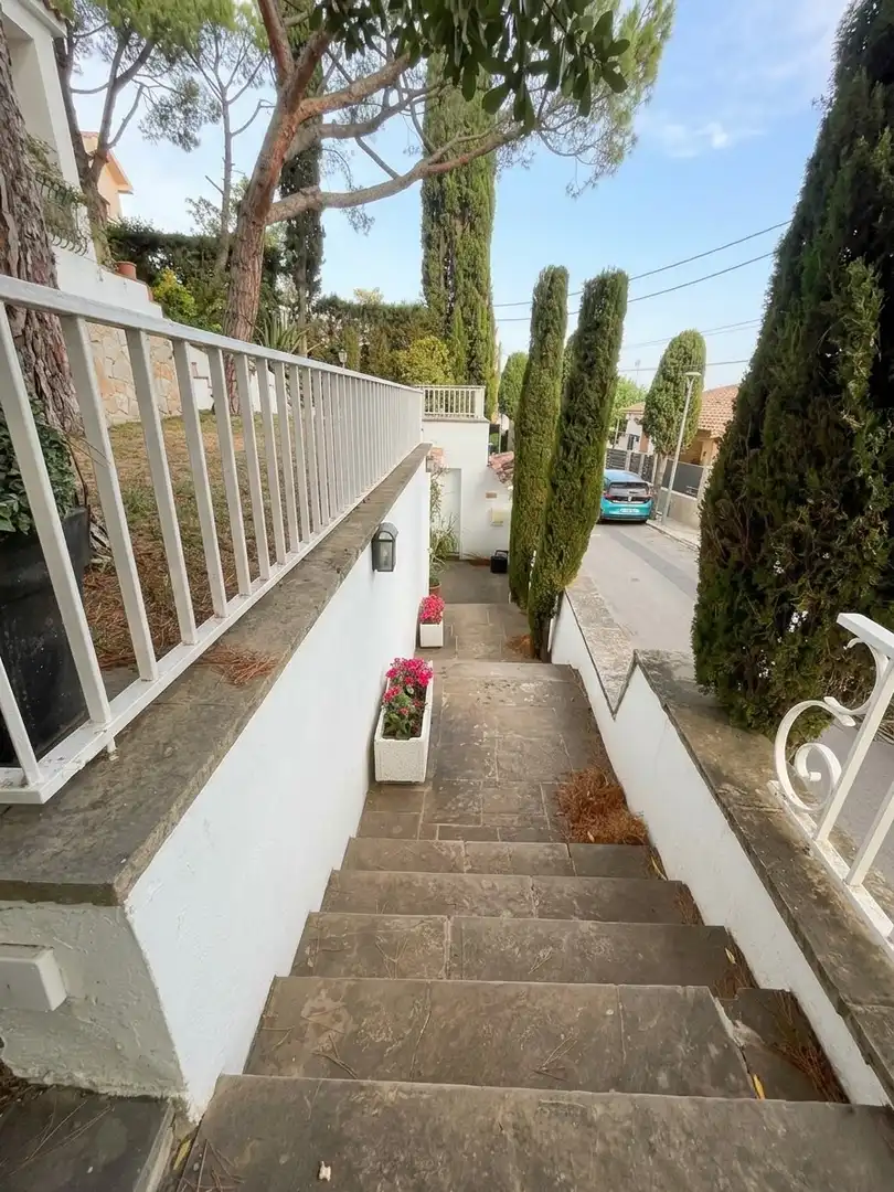 Casa o chalet en venta en Carrer Josep Maria Folch i Torres, Cabrils
