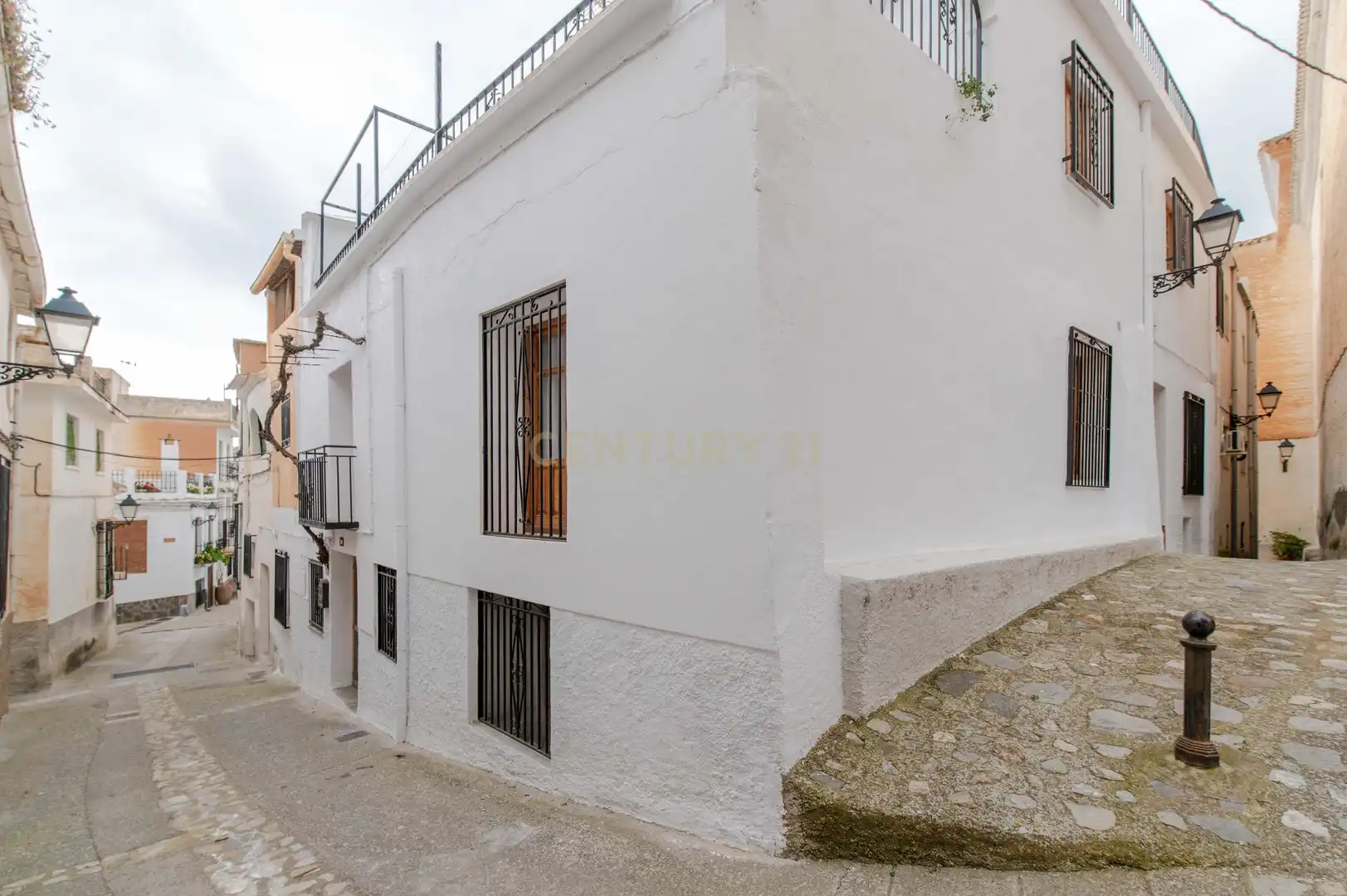 Vista exterior de Casa o xalet en venda en Carataunas amb Forn, Rentadora i TV