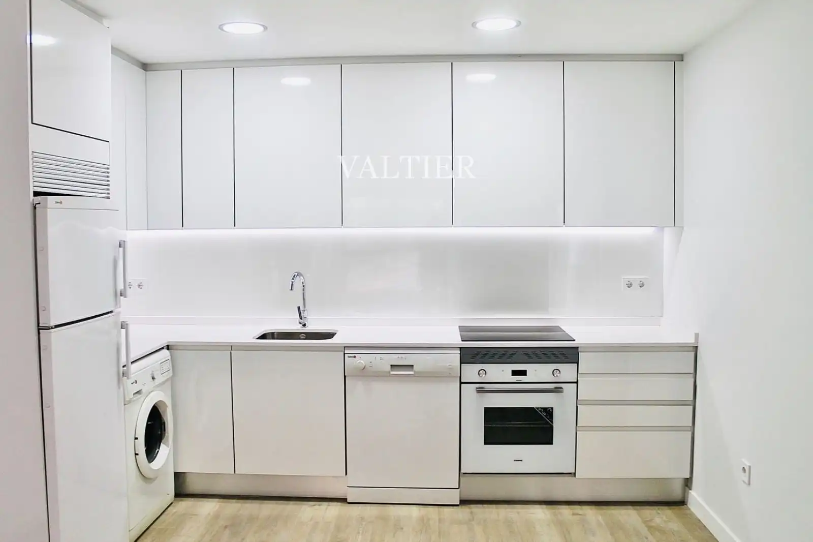 Kitchen of Flat for rent in Madrid  with Air Conditioner