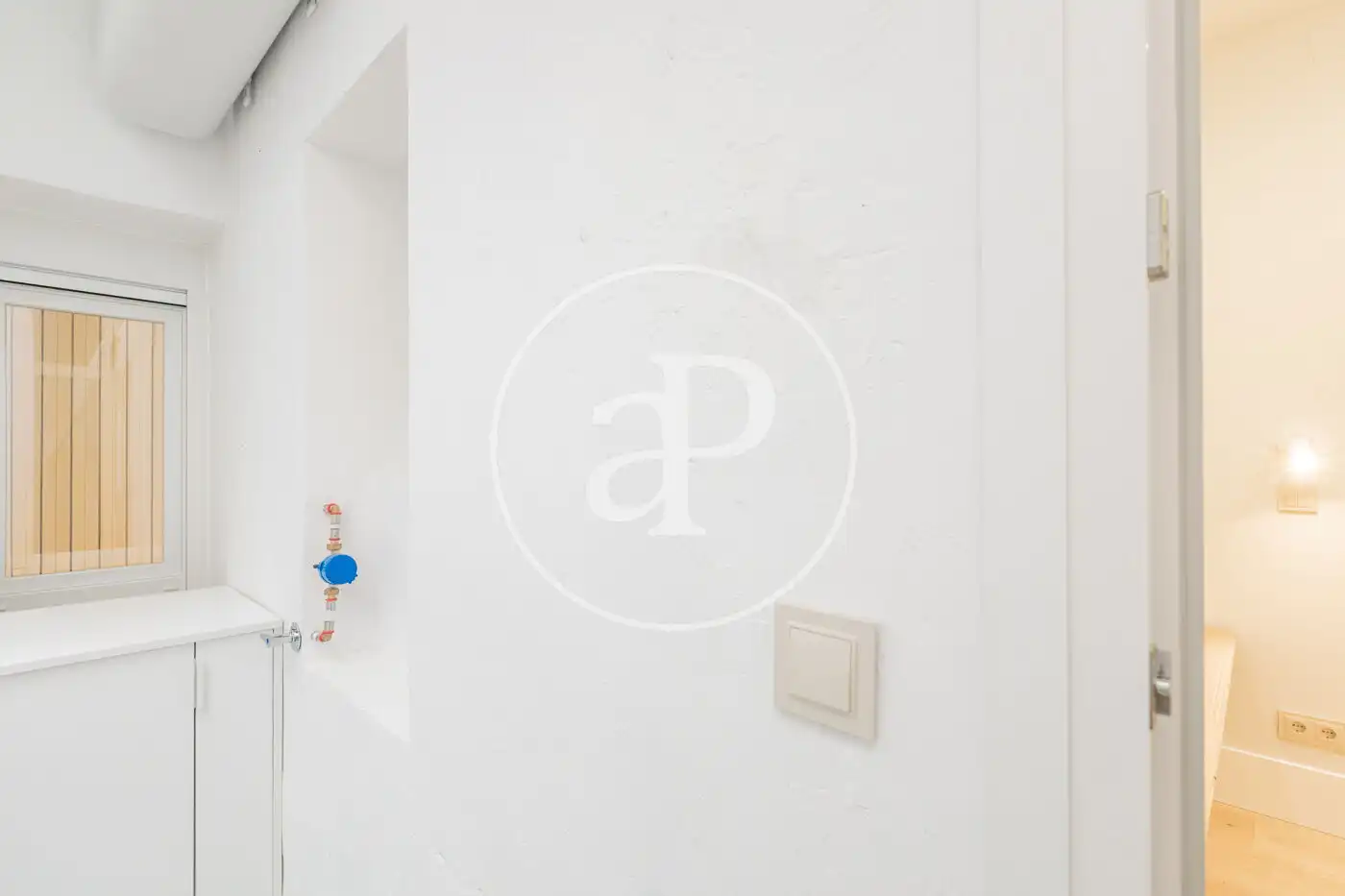 Bathroom of Flat for sale in Madrid  with Air Conditioner and Heating