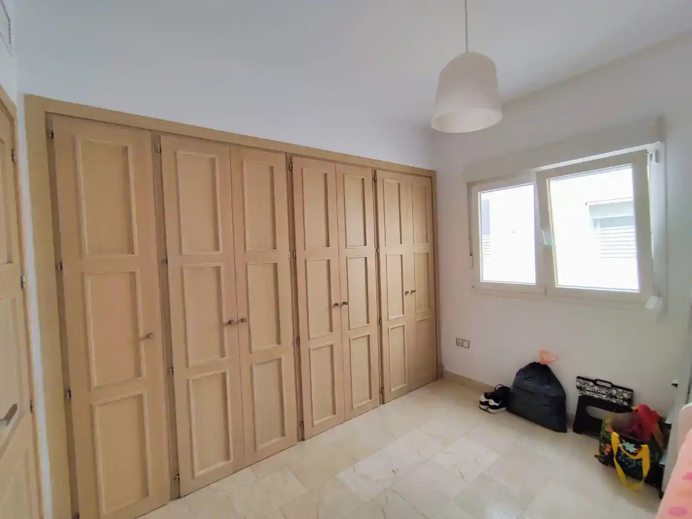 Schlafzimmer von Wohnung zur Miete in Los Barrios mit Schwimmbad und Balkon