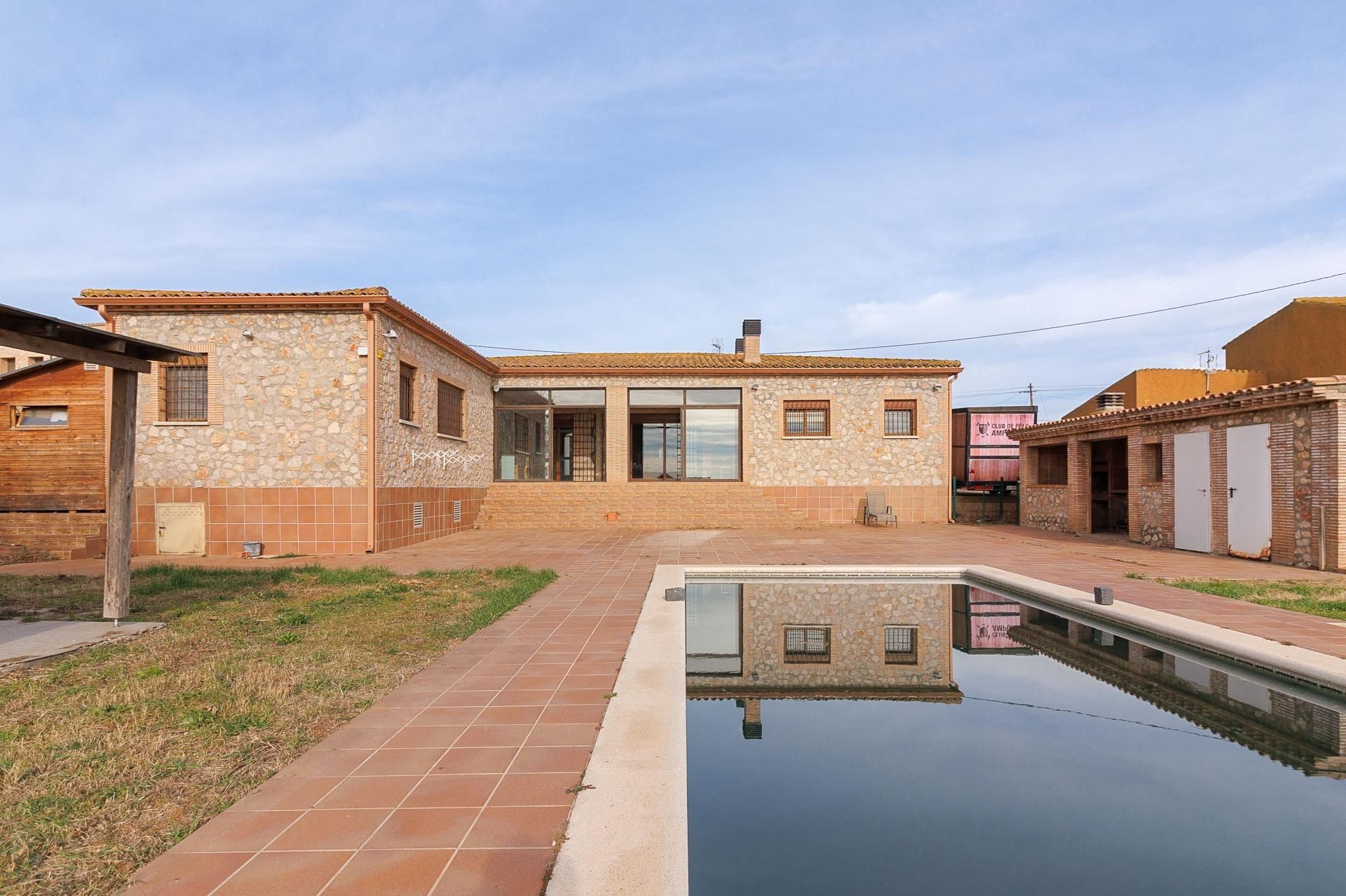 House or chalet for sale in Carrer cases noves, Vilanant