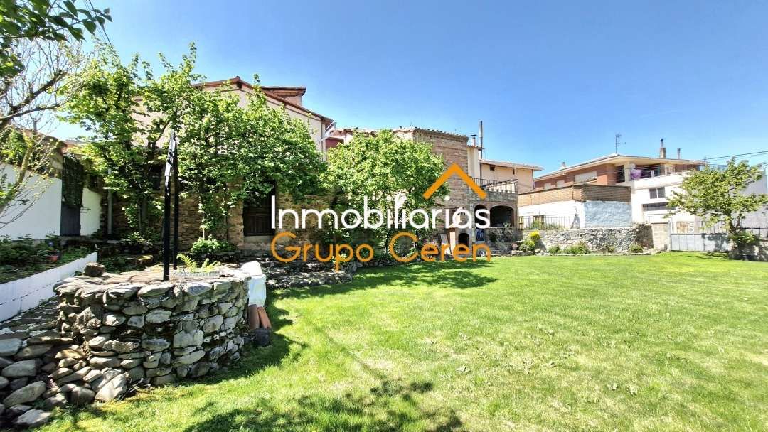 Vista exterior de Casa o xalet en venda en Villar de Torre amb Jardí privat, Terrassa i Traster