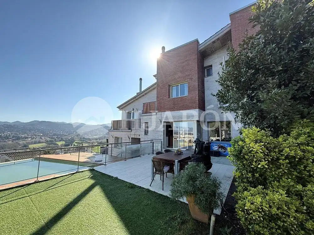 Terrassa de Casa adosada en venda en Vallromanes amb Aire condicionat, Calefacció i Piscina