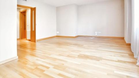 Foto 4 de Piso en venta en De Pilar de Madariaga Rojo, Ensanche de Vallecas - La Gavia,  Madrid Capital