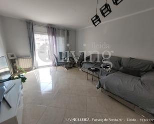 Living room of Flat for sale in  Lleida Capital  with Heating, Furnished and Oven