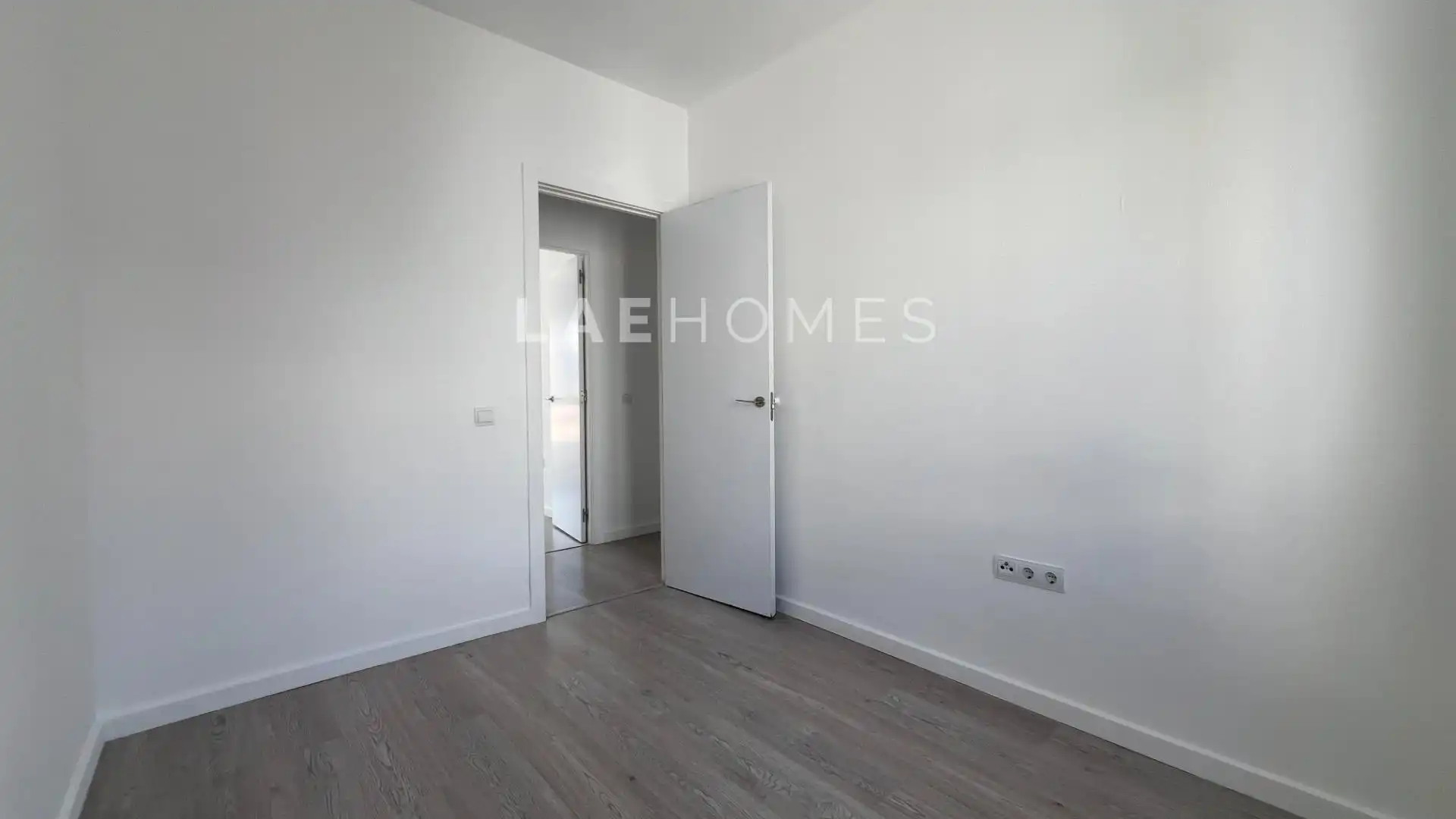 Schlafzimmer von Dachboden zur Miete in Málaga mit Parkett