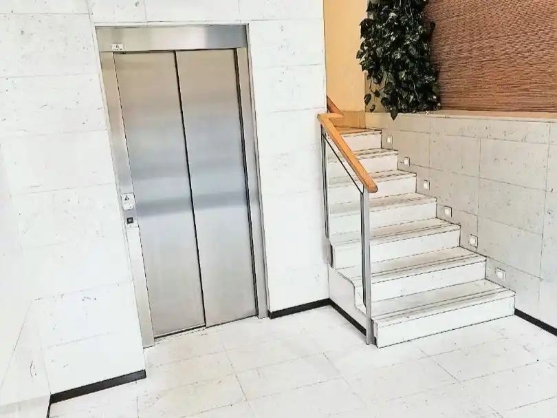 Piso con ascensor en venta en Carrer Acadèmia 46, imagen 3
