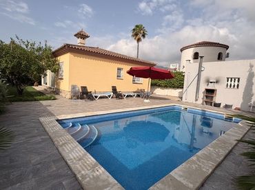 Xalet amb piscina en venda a Miami Platja