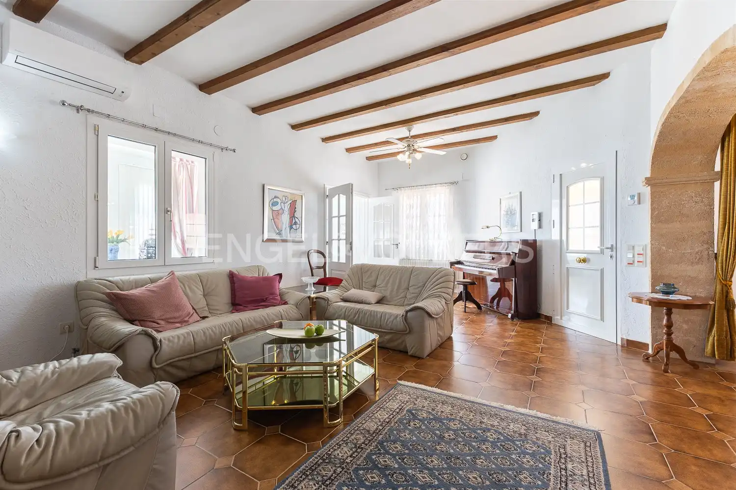 Sala de estar de Finca rústica en venta en Els Poblets con Aire acondicionado, Calefacción y Jardín privado