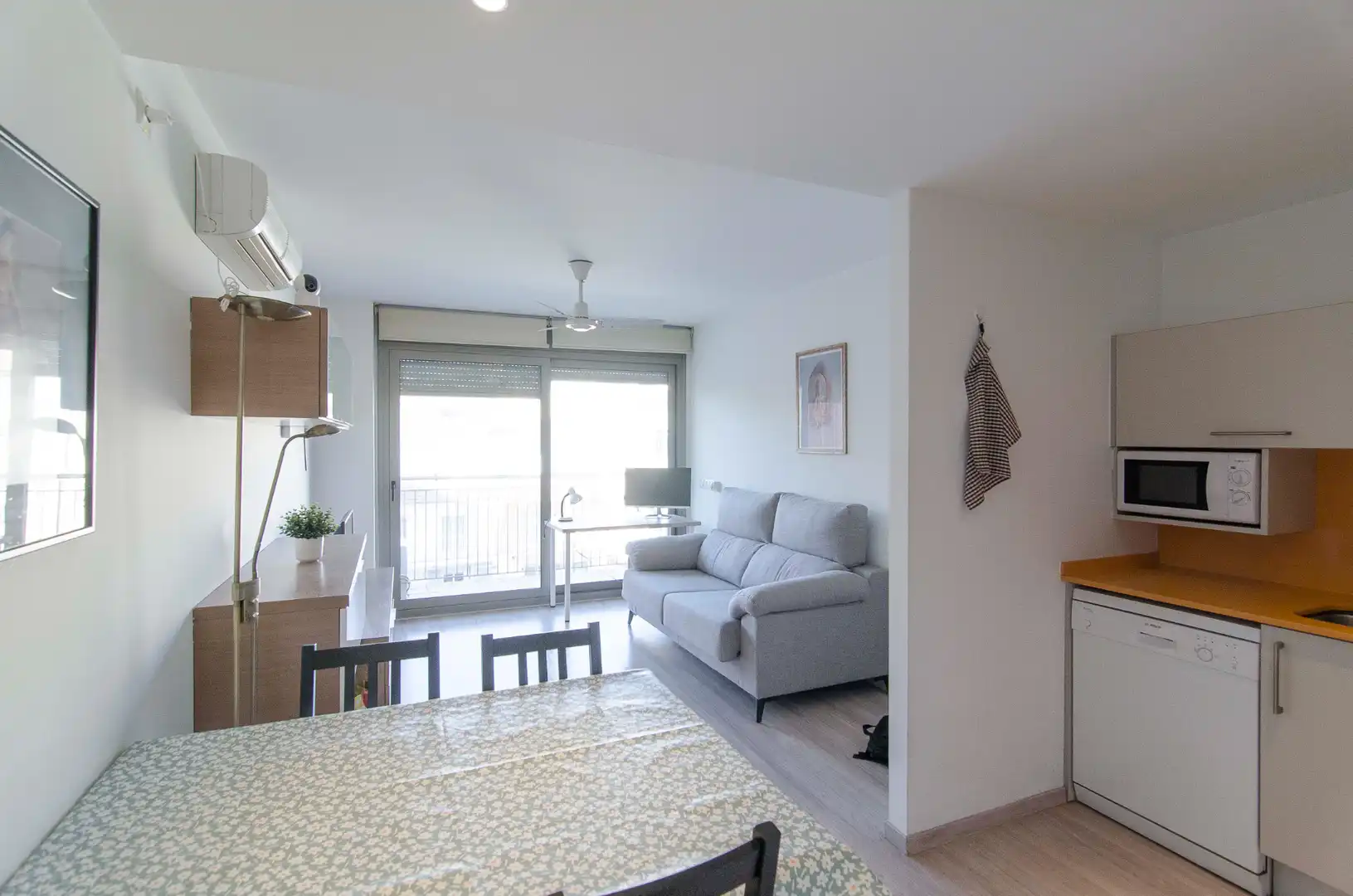 Living room of Flat for sale in Manresa  with Air Conditioner, Heating and Parquet flooring