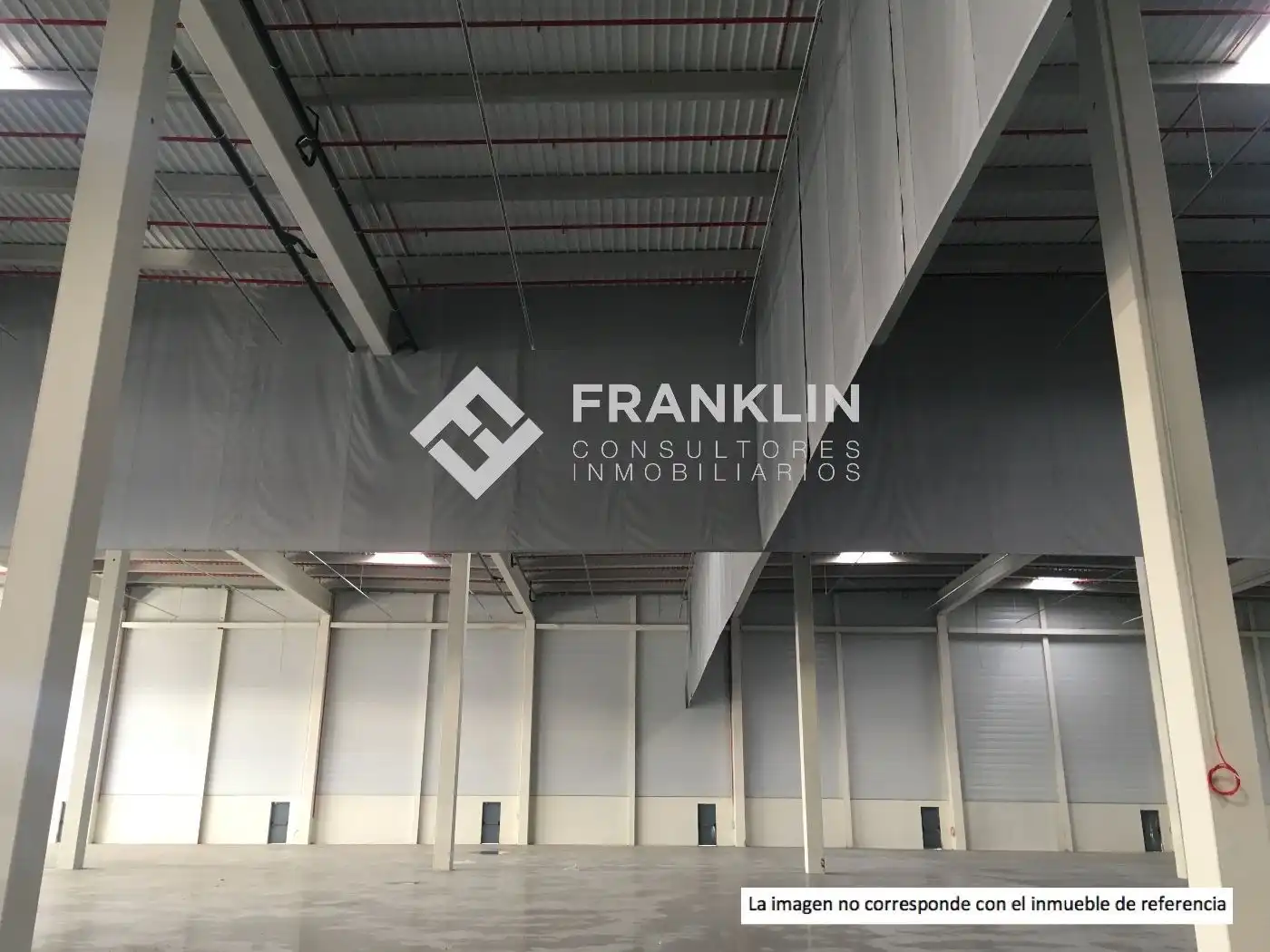Außenansicht von Fabrikhallen zum Verkauf in Avinyó