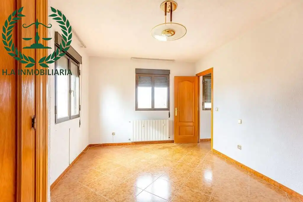 Bedroom of Houses for sale in Pedrezuela  with Air Conditioner, Heating and Terrace