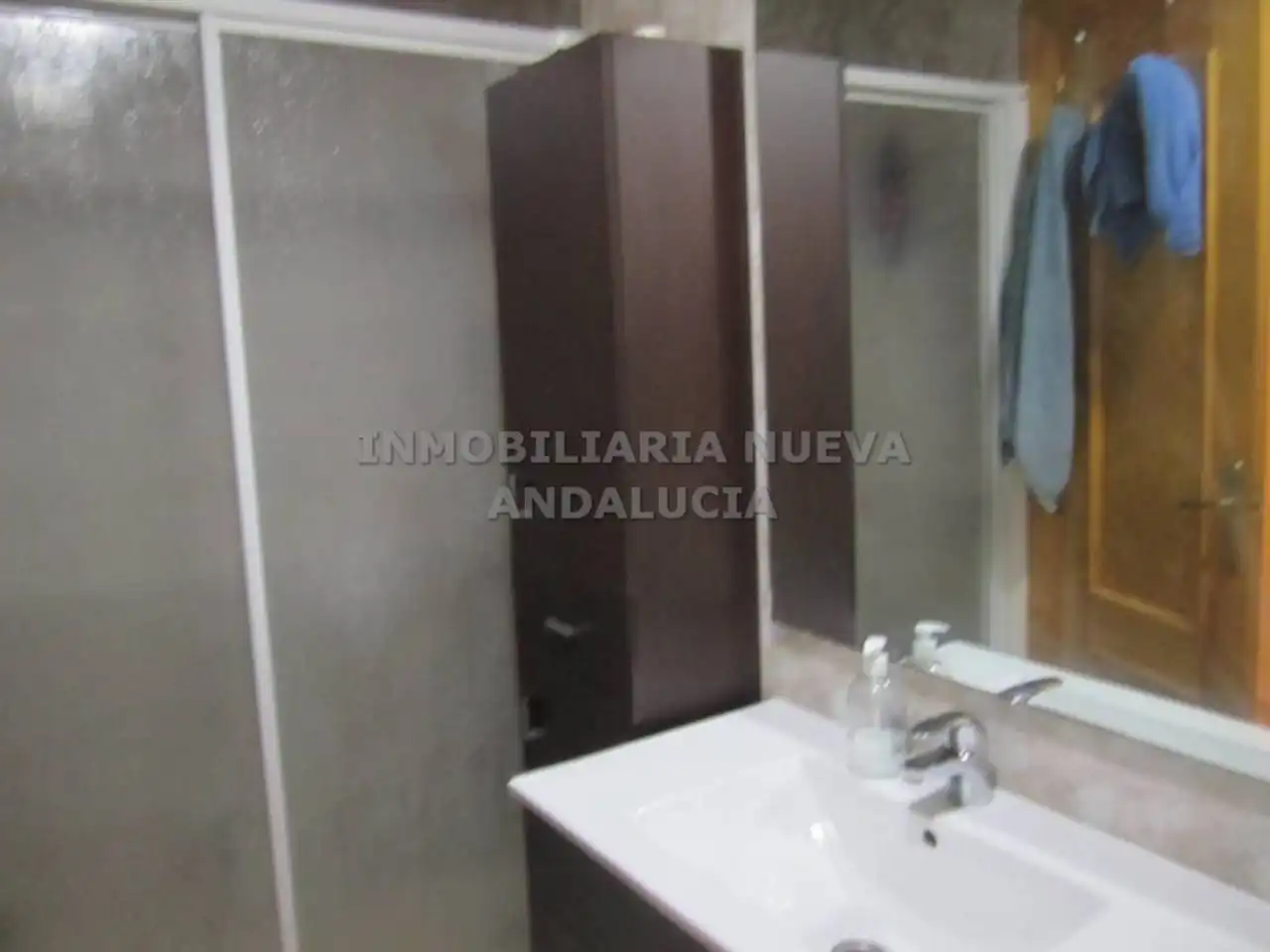 Bany de Pis de lloguer en Almería amb Aire condicionat i Moblat