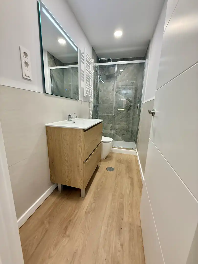 Badezimmer von Wohnung zum Verkauf in Madrid mit Heizung