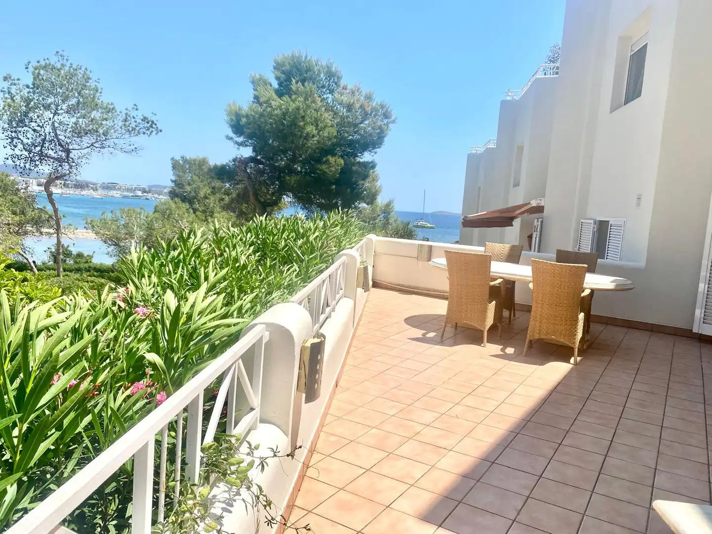 Terraza de Casa adosada en venta en Santa Eulària des Riu con Aire acondicionado, Calefacción y Jardín privado